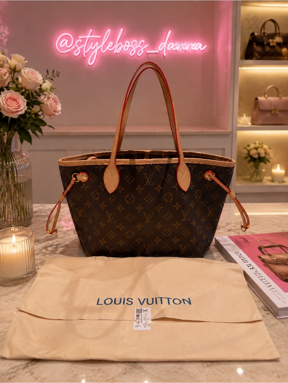 Designer inspired Lulu never-full bag with pouch and dustbag
